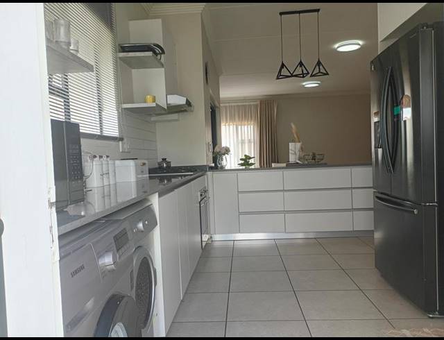 4 BEDROOM PROPERTY TO RENT IN HOMES HAVEN